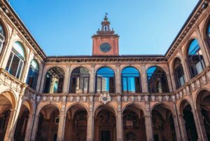 referendum, studenti pro sì aggrediti a bologna